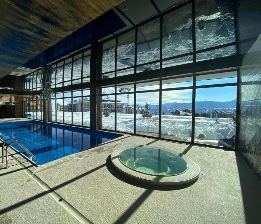 Atrium Mountain View Apartment, New グダウリ エクステリア 写真